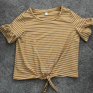 ❤️5 for $20❤️ Yellow Top